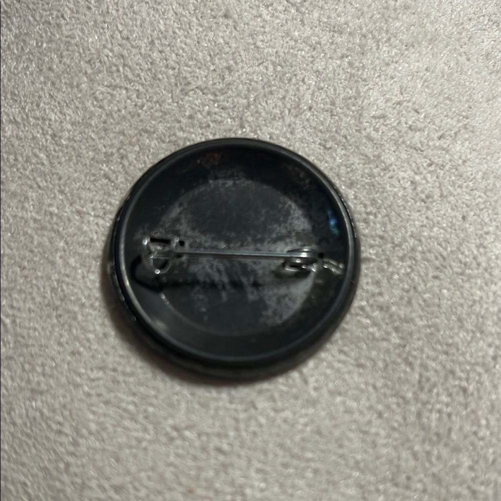 Rolling Stones Logo Pin. WA503 - Picture 2 of 3